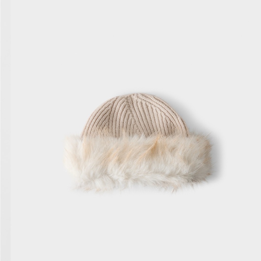 Aritzia Real Faux Fur Cuffed Beanie